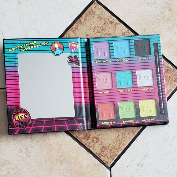 Ready Player One Eyeshadow Palette Artemis Art3mis Rainbow Collector Novelty - Picture 2 of 4